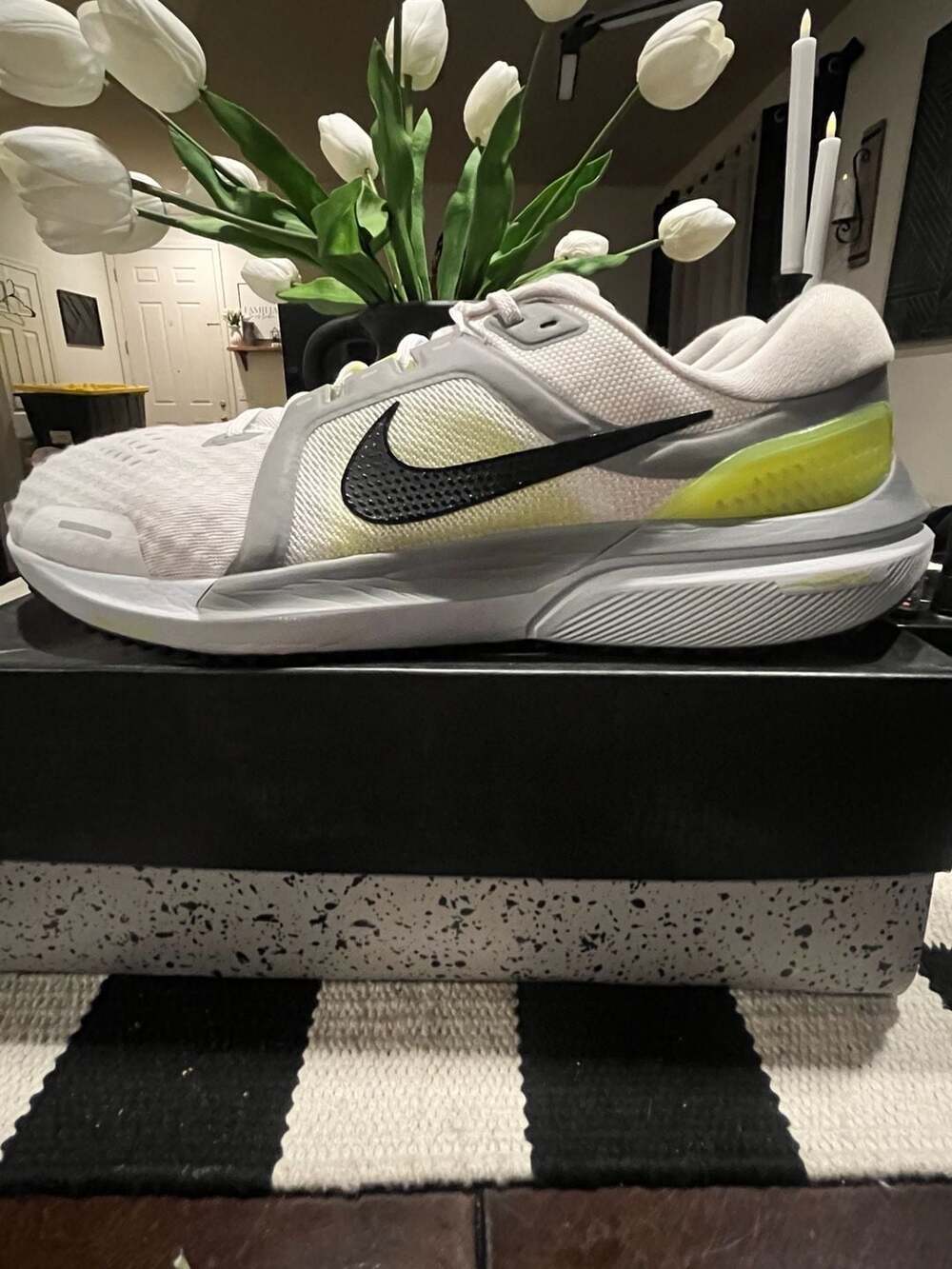 Nike Air Zoom Vomero 16 White Volt Particle Grey Black DR9878-100 Men Size 8-14